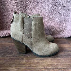 Mix No. 6 Vince Ankle Boot, Taupe, 6.5